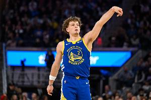 NFL超级碗-手感滚烫！波杰姆斯基14中9砍全场最高27分外加6板5助 三分9中7