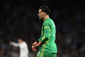 记者：曼城希望本月留住埃德森，如果球员离队多纳鲁马将是目标