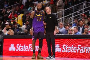 美式橄榄球投注-詹姆斯播客连选2白人?帕金斯:为何不选杰弗森&弗莱&汉迪&追梦?