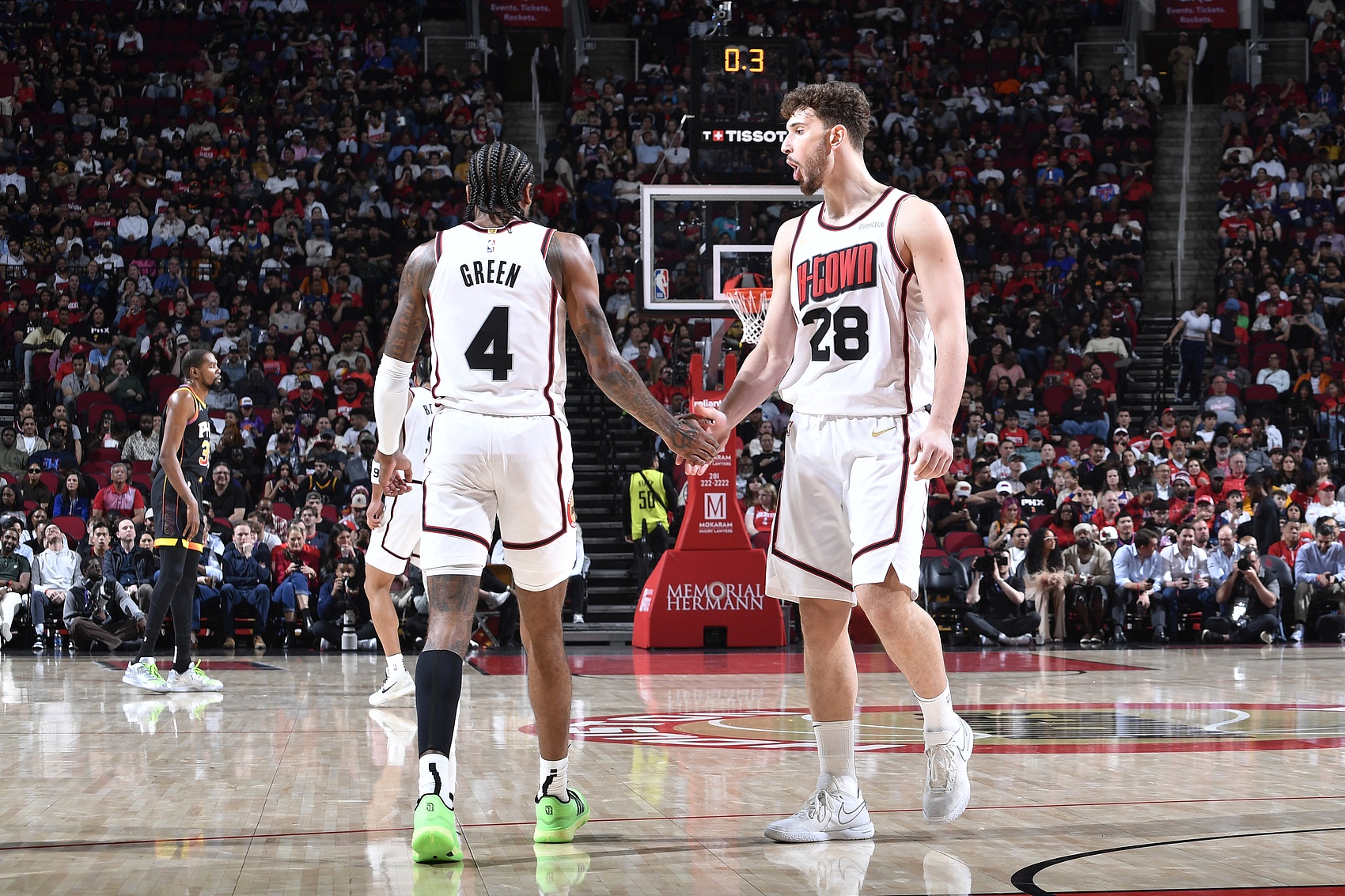 申京:我跟杰伦-格林说过 希望交易能让他更有动力 他会更成熟的