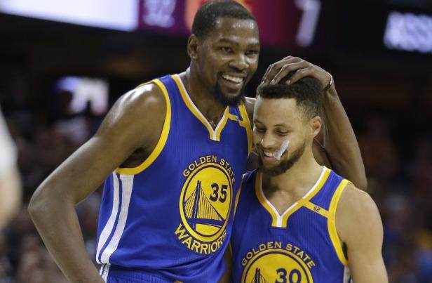 直播入口-库里对再联手KD持开放态度 KD却早对勇士失去信心